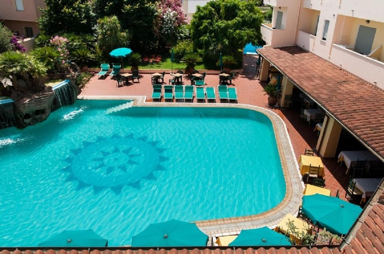 Le Residenze Del Golfo Di Orosei Aparthotel Exterior photo